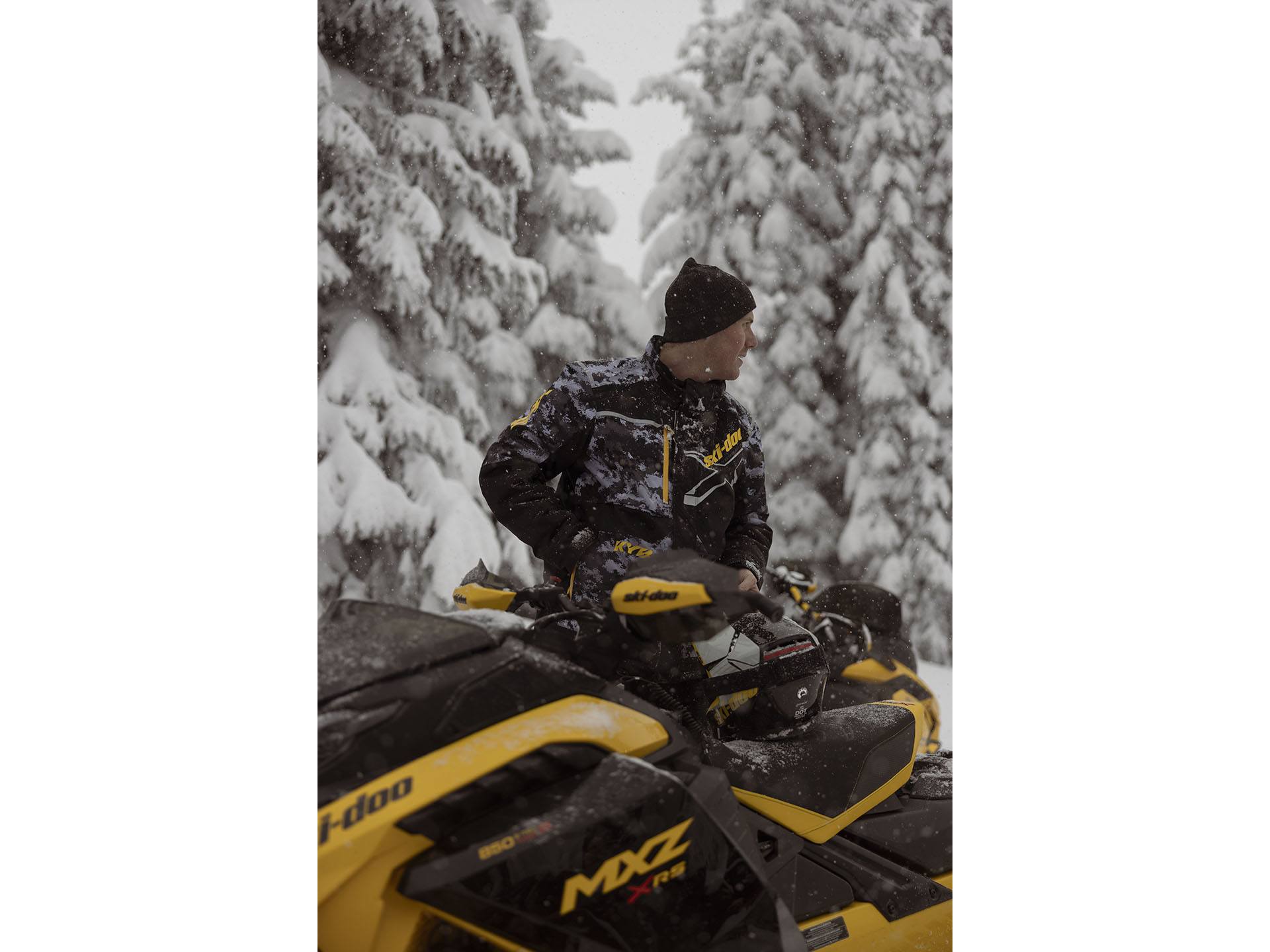 2025 Ski-Doo MXZ X-RS w/ Competition Package 850 E-TEC Turbo R SHOT RipSaw II 2-Ply 1.25 in Idaho Falls, Idaho - Photo 16