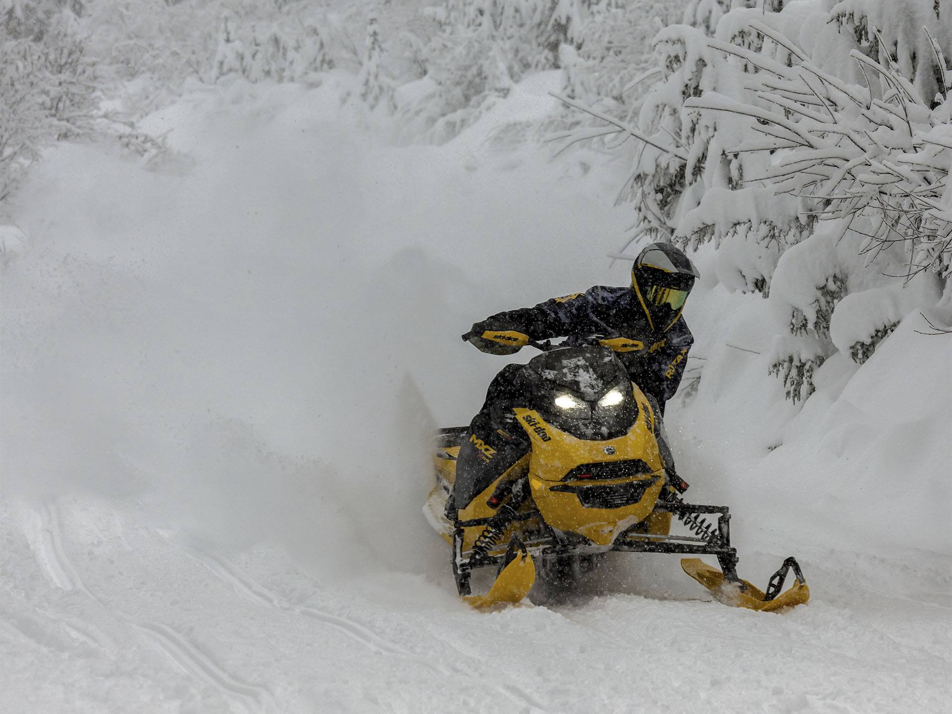 2025 Ski-Doo MXZ X-RS w/ Competition Package 850 E-TEC Turbo R SHOT RipSaw II 2-Ply 1.25 in Queensbury, New York - Photo 18