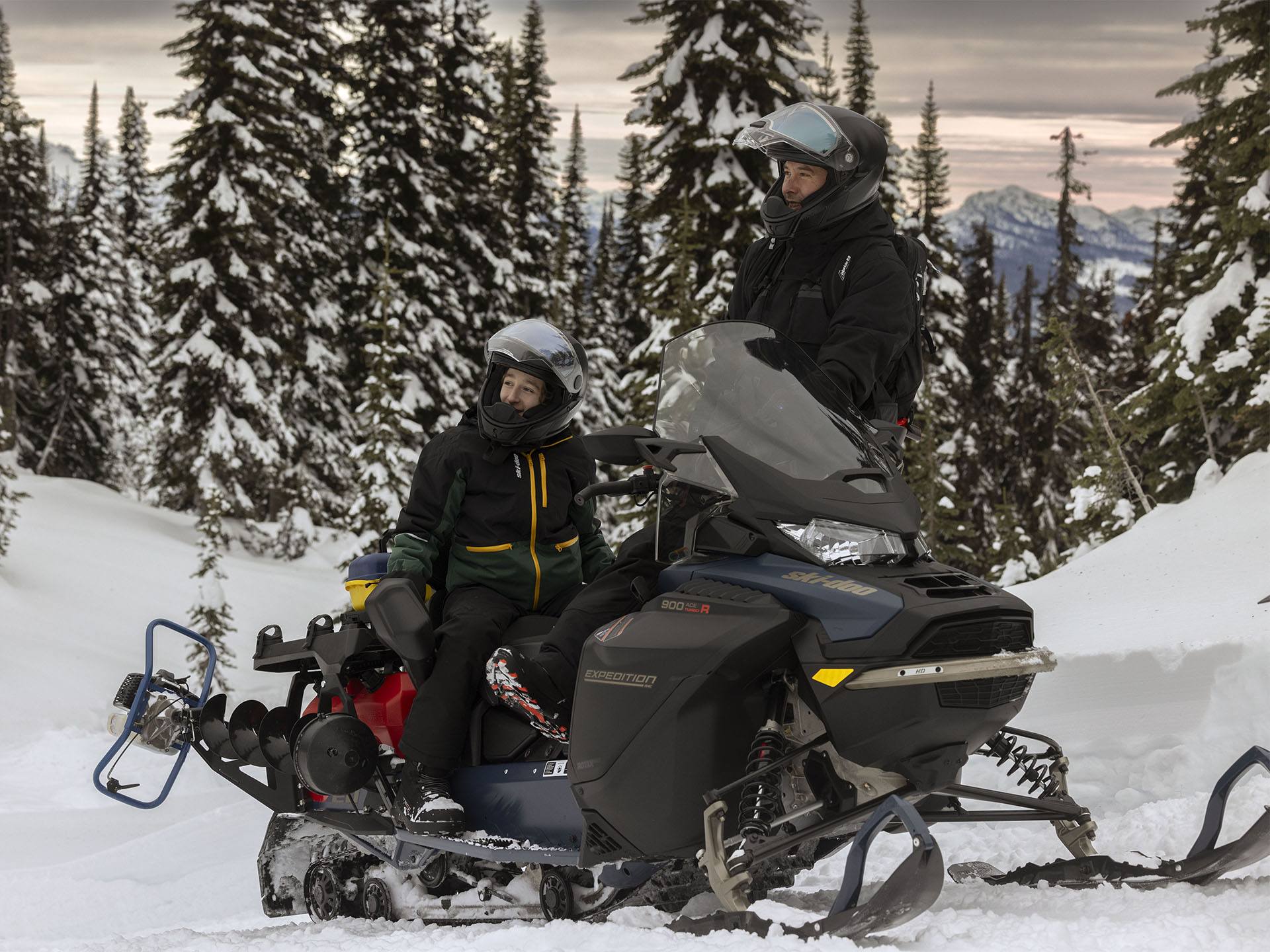 2025 Ski-Doo Expedition SE 900 ACE Turbo R ES Silent Ice Cobra WT 1.5 w/ 7.8 in. LCD Display in Issaquah, Washington - Photo 14