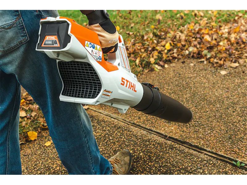 Stihl BGA 60 w/ AK 30 and AL 101 Charger in Kerrville, Texas - Photo 3