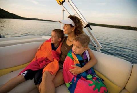 There&#39;s nothing like spending a day on the water in your SUN TRACKER pontoon boat. - Photo 40
