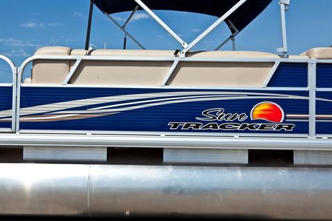 2012 Sun Tracker Party Barge 24 DLX XP3 in Marquette, Michigan - Photo 47