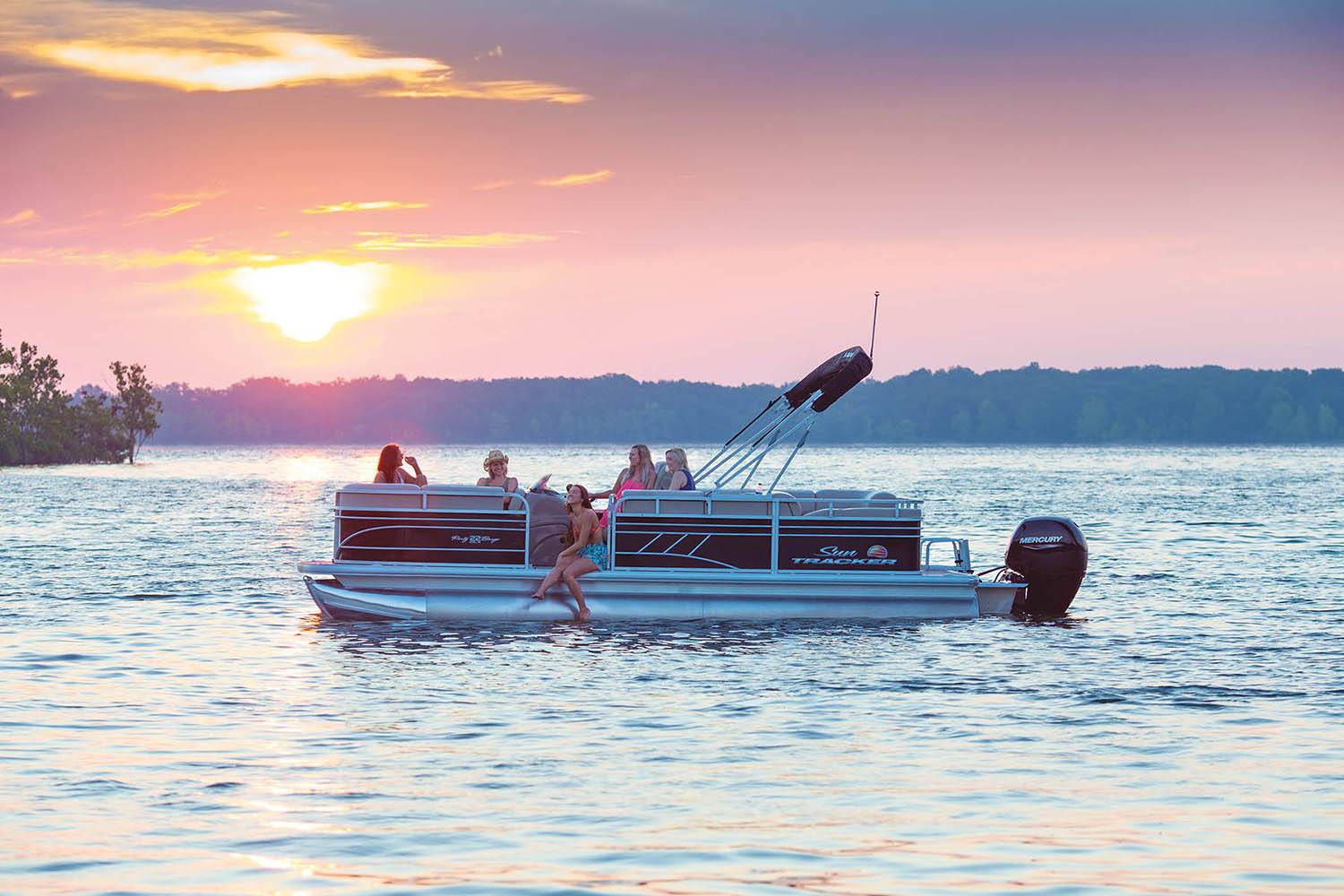 2023 Sun Tracker Party Barge 22 RF DLX in Marquette, Michigan - Photo 19