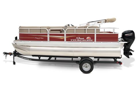 2024 Sun Tracker Party Barge 18 DLX in Rapid City, South Dakota - Photo 4