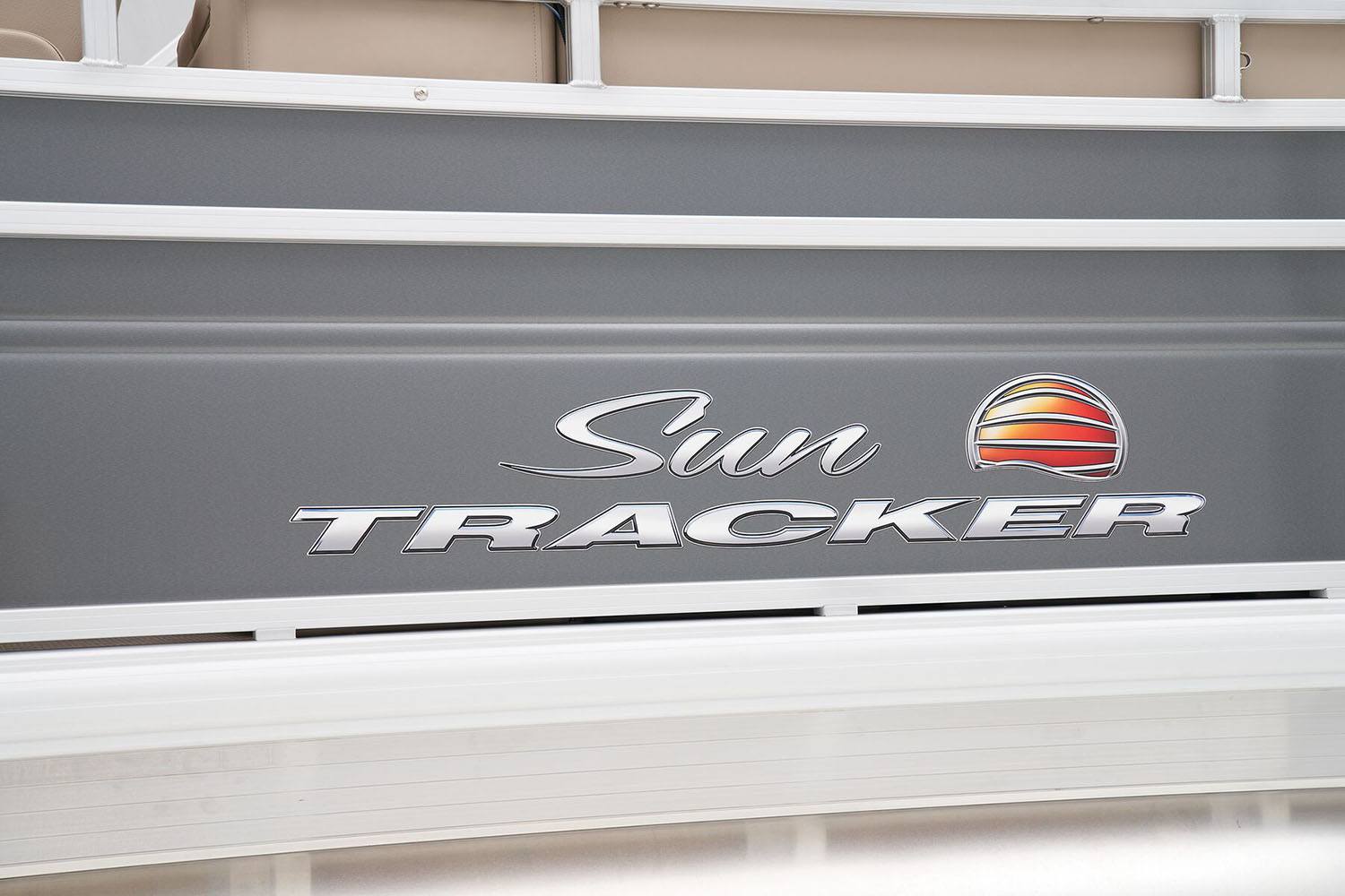 2024 Sun Tracker Party Barge 22 DLX in Knoxville, Tennessee