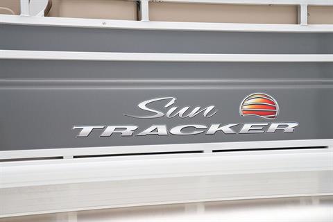 2024 Sun Tracker Party Barge 22 DLX in Rapid City, South Dakota - Photo 16