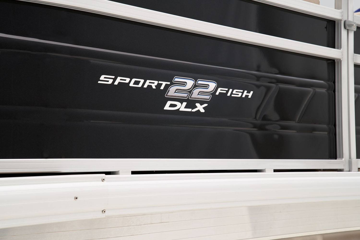 2024 Sun Tracker SportFish 22 DLX in Marquette, Michigan