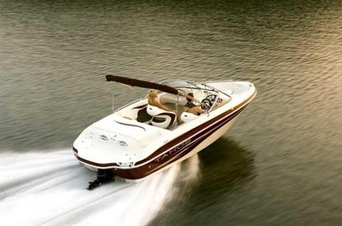 Churn up a big wake with MerCruiser power, available up to 250 horses. - Photo 17