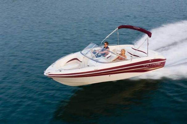 The Q7i is a luxurious 20.5-foot sterndrive runabout. - Photo 18