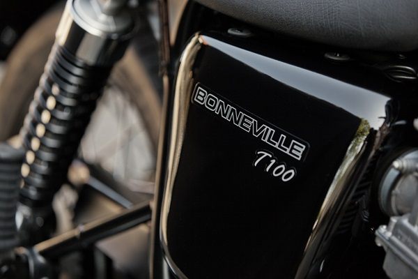 2016 Triumph Bonneville T100 Black in Goshen, New York - Photo 11