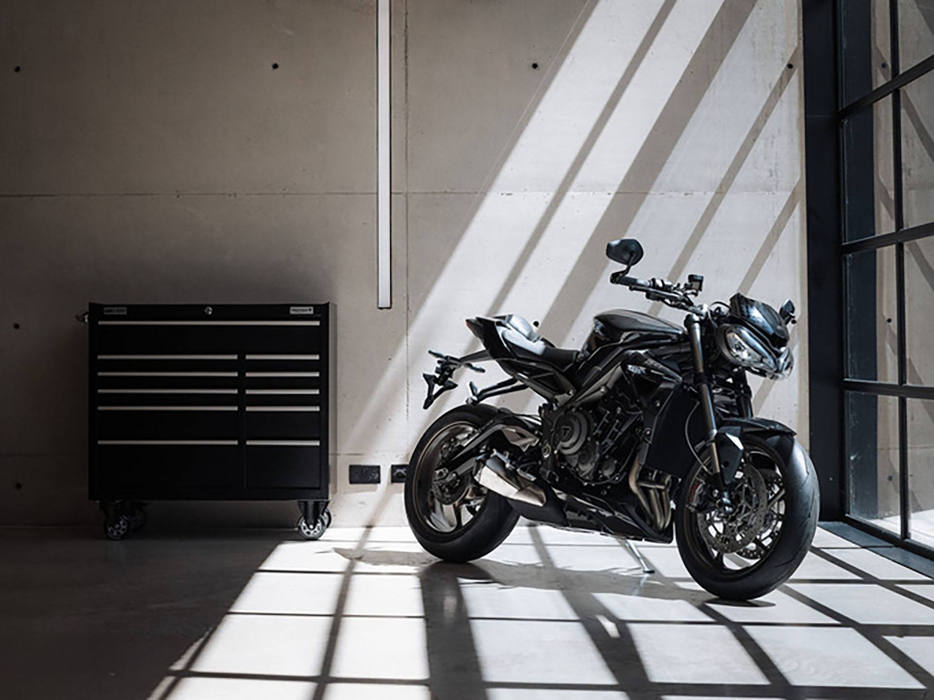 2023 Triumph Street Triple RS in Mahwah, New Jersey - Photo 28