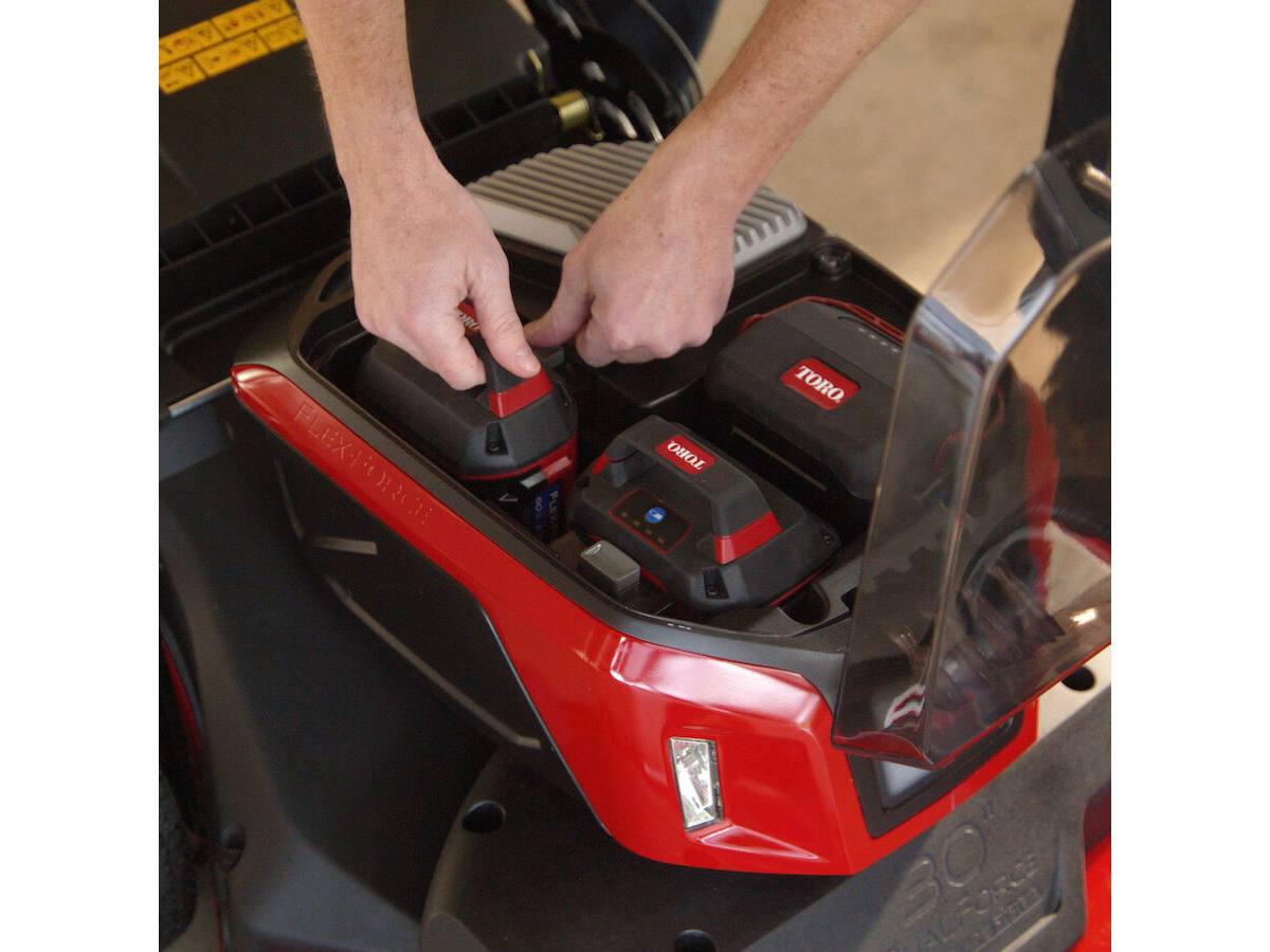 Toro eTimeMaster 30 in. 60V Max Personal Pace Auto-Drive w/ 10Ah + 5Ah + 2.5Ah Batteries in New Durham, New Hampshire - Photo 7