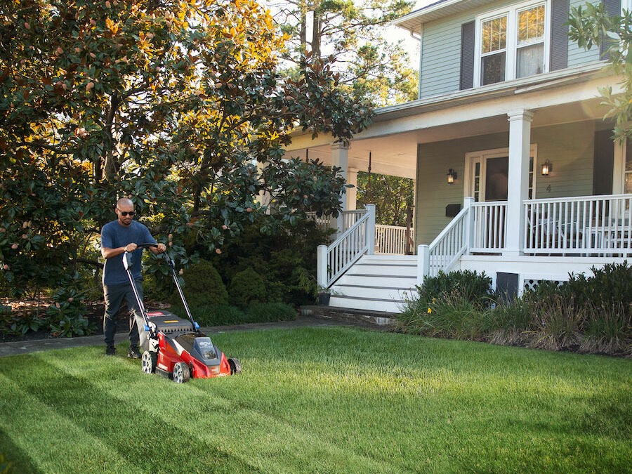 Toro Stripe 21 in. 60V MAX Self-Propelled - 6.0Ah Battery/Charger Included in Greenville, North Carolina - Photo 7