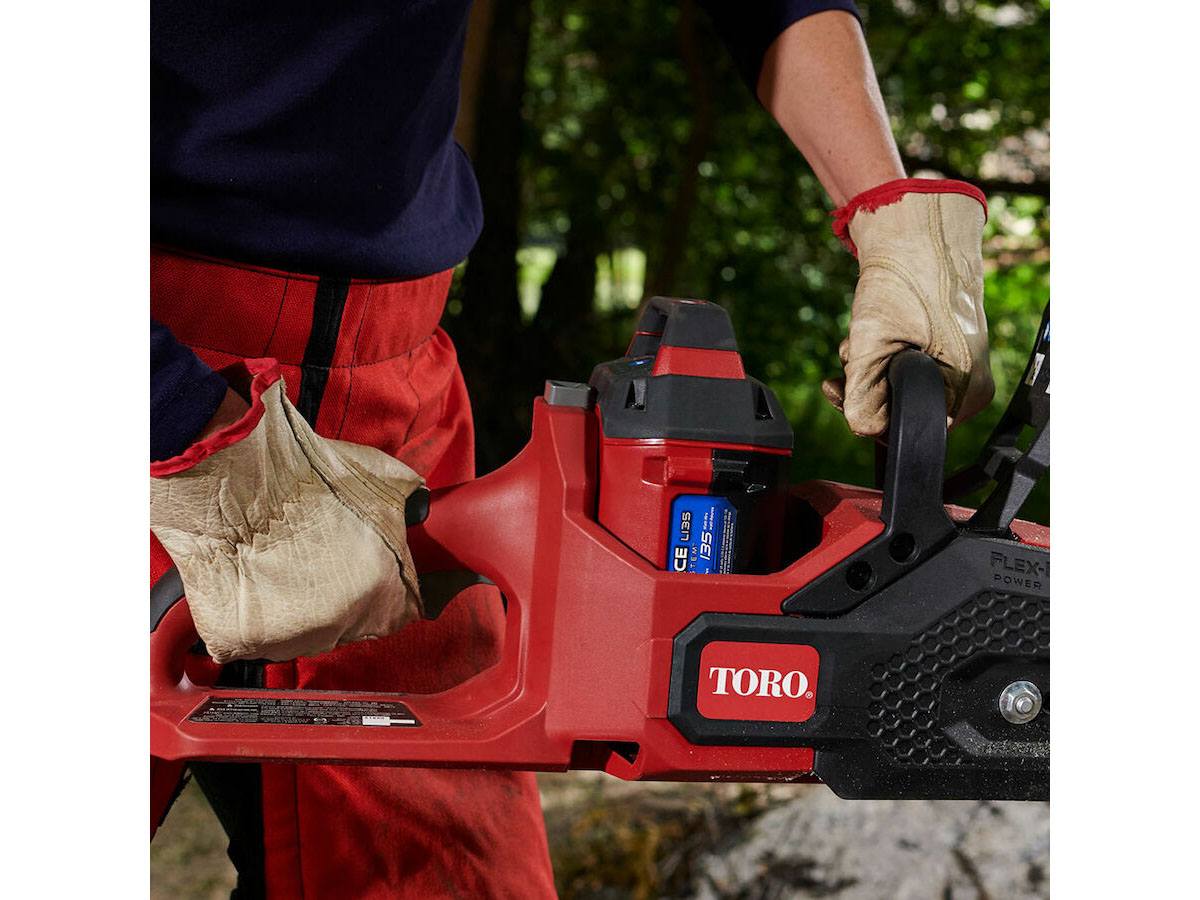 Toro 60V MAX 16 in. Brushless Chainsaw w/ 2.0Ah Battery in New Durham, New Hampshire - Photo 9