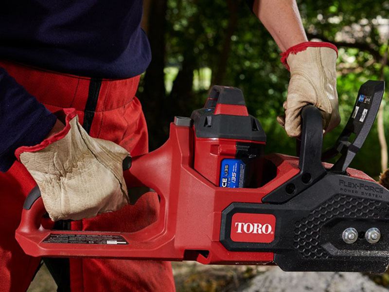 2.5 Ah Battery & Charger Included Toro PowerPlex 51880 Brushless 40V MAX Lithium Ion 14 Cordless Chainsaw