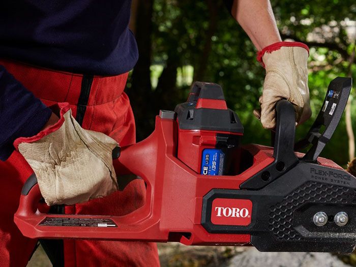 Toro 60V MAX 16 in. Brushless Chainsaw with 2.0Ah Battery in Eagle Bend, Minnesota - Photo 7
