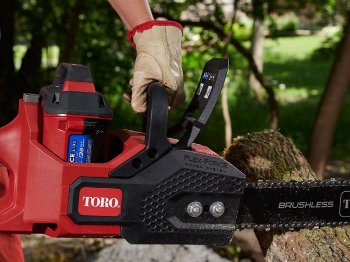 Toro 60V MAX 16 in. Brushless Chainsaw with 2.0Ah Battery in Eagle Bend, Minnesota - Photo 8