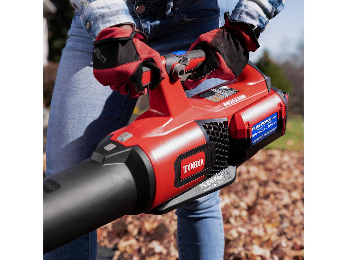 Toro 60V MAX 157 mph Brushless Leaf Blower w/ 4.0Ah Battery in Unity, Maine - Photo 6