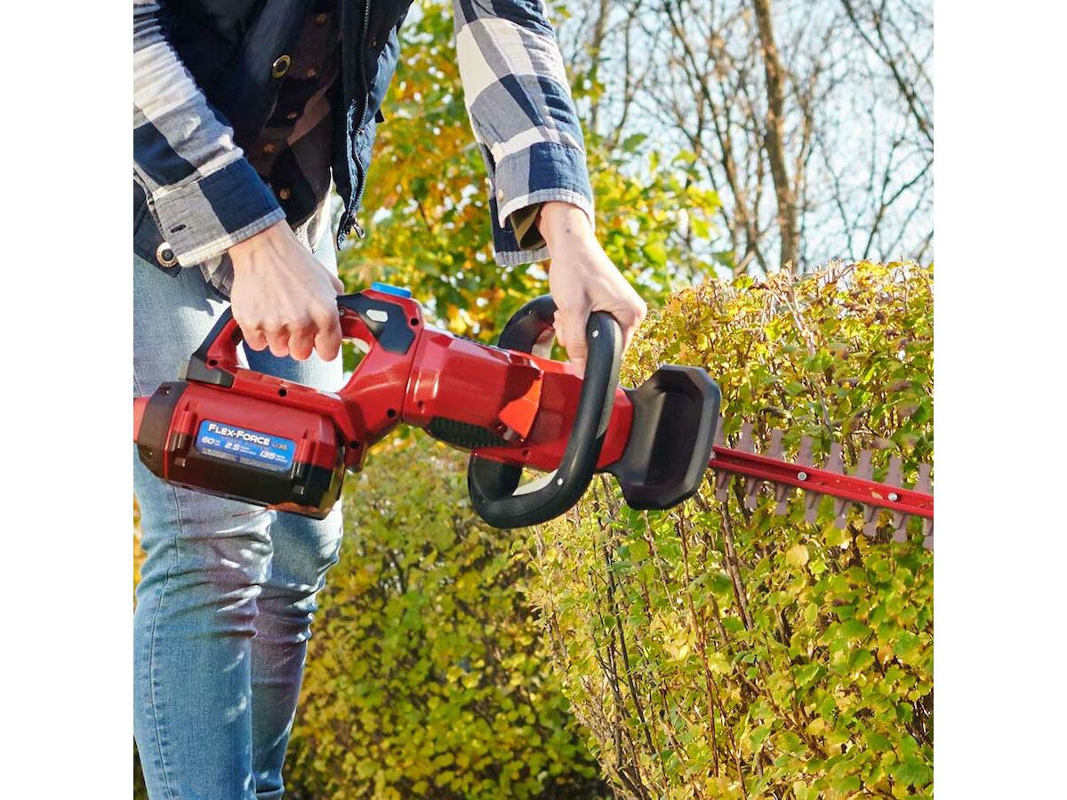 Toro 60V MAX 24 in. Hedge Trimmer w/ 2.0Ah Battery in New Durham, New Hampshire - Photo 7