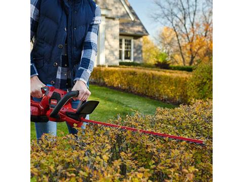 Toro 60V MAX 24 in. Hedge Trimmer w/ 2.5Ah Battery in Trego, Wisconsin - Photo 6
