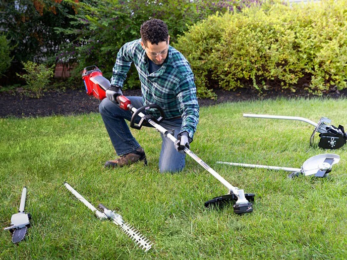 Toro 60V MAX 14 in. / 16 in. Attachment Capable String Trimmer with 2.5Ah Battery in Burgaw, North Carolina - Photo 9
