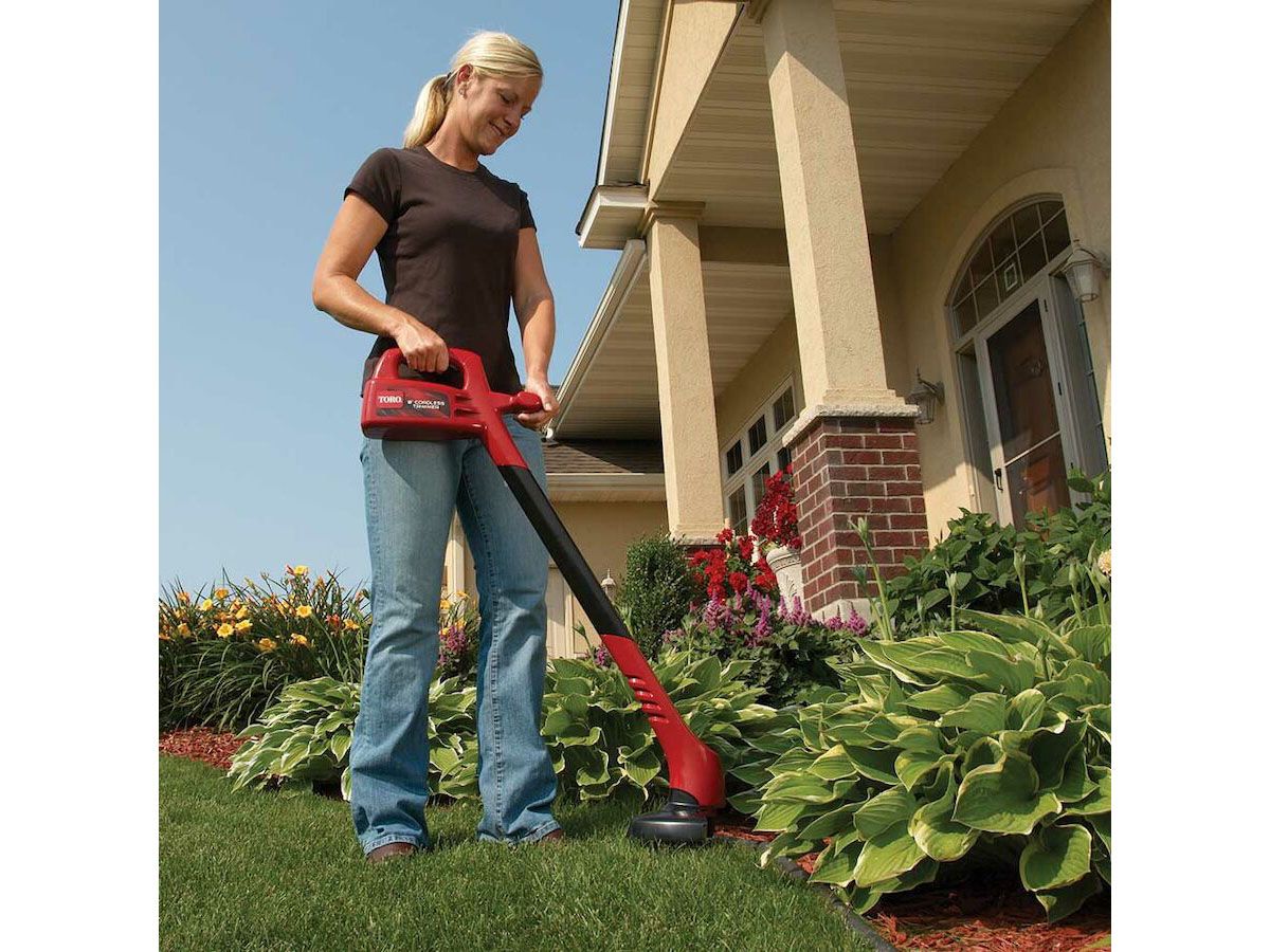 Toro 8 in. Cordless Trimmer in Old Saybrook, Connecticut - Photo 7
