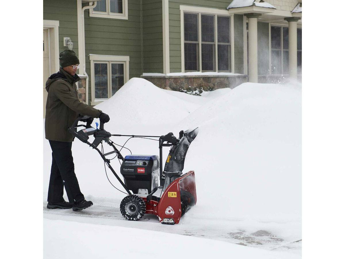 Toro 24 in. SnowMaster 60V (Tool Only) in New Durham, New Hampshire - Photo 14