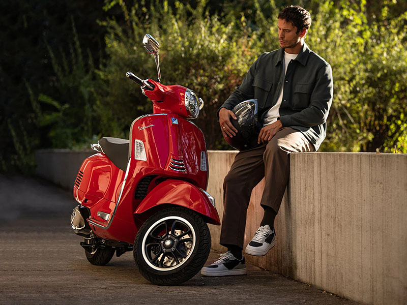 2023 Vespa GTS Super 300 in Knoxville, Tennessee - Photo 9
