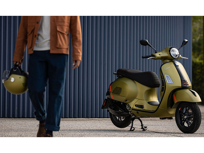 2023 Vespa GTS Super 300 Sport in Bellevue, Washington - Photo 10