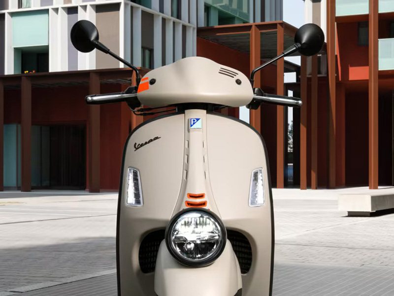 2024 Vespa GTV 300 in Knoxville, Tennessee - Photo 6