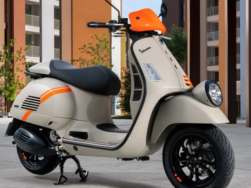 2024 Vespa GTV 300 in Knoxville, Tennessee - Photo 8