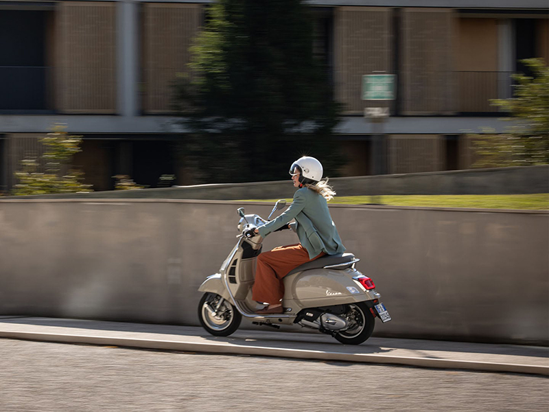 2025 Vespa GTS 300 in Chandler, Arizona - Photo 12