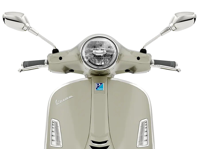 2025 Vespa GTS 300 in White Plains, New York - Photo 4