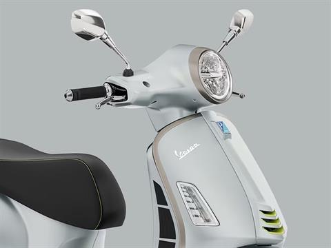 2025 Vespa GTS Super 300 Tech in White Plains, New York - Photo 5