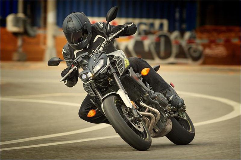 New Lunar 2017 - Yamaha FZ-09 Hyper Naked Motorcycle 