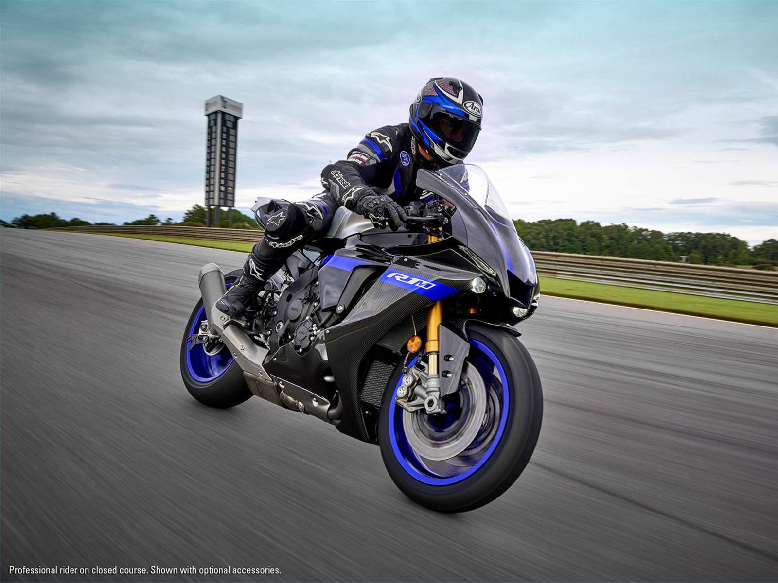 2022 Yamaha YZF-R1M in Spencerport, New York - Photo 6
