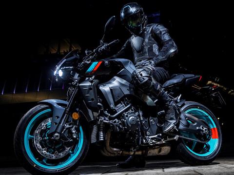 2023 Yamaha MT-10 in Derry, New Hampshire - Photo 10
