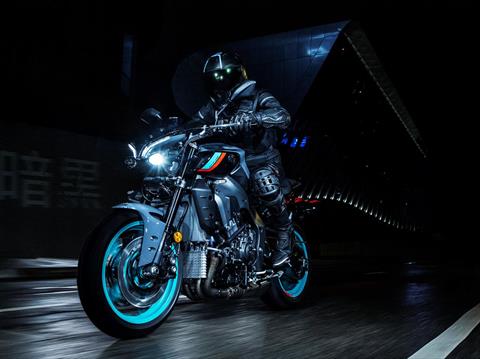 2023 Yamaha MT-10 in New Haven, Connecticut - Photo 18