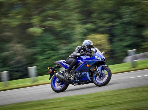 2023 Yamaha YZF-R3 ABS in New Haven, Connecticut - Photo 11