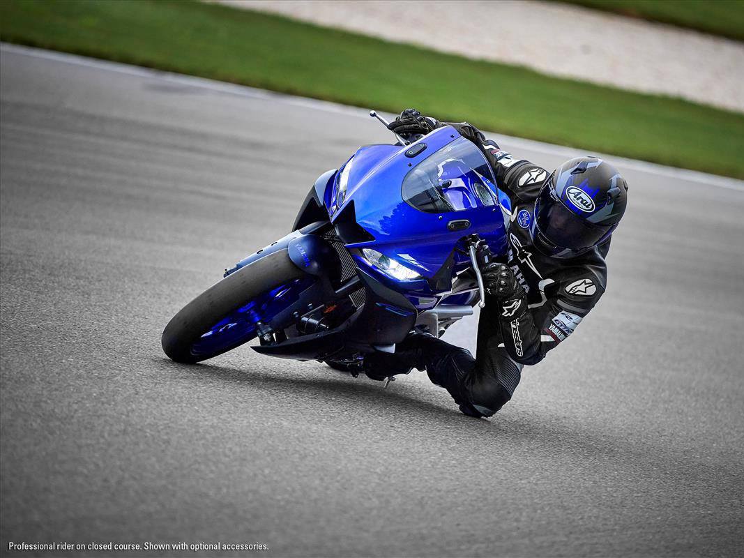 2023 Yamaha YZF-R3 ABS in Statesville, North Carolina - Photo 17