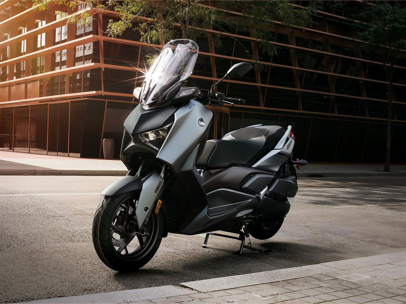 2023 Yamaha XMAX in New Haven, Connecticut - Photo 8
