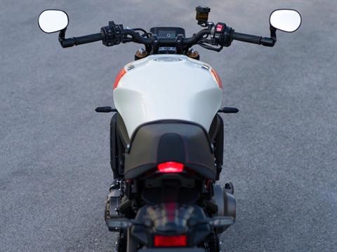 2024 Yamaha XSR900 in Middletown, New York - Photo 13