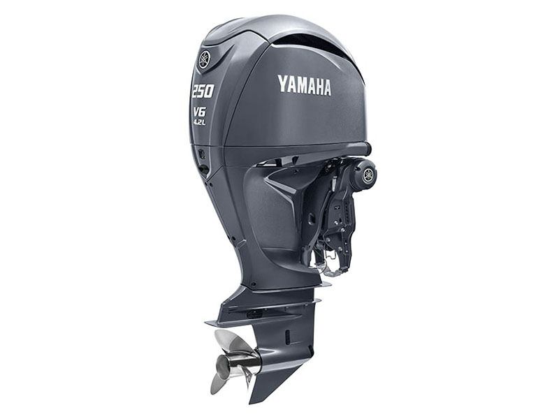 Yamaha F250 V6 4.2L Offshore w/o DES Digital 25 R Rotation in Chula Vista, California - Photo 3
